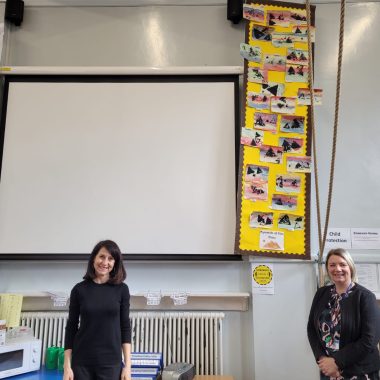 Picture of Liz Kendall with Libby Smith, headteacher of Imperial Avenue Infant School